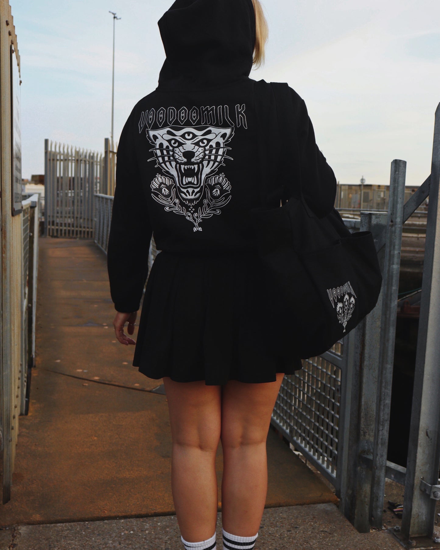 RITUAL - Cropped Hoodie (Black)
