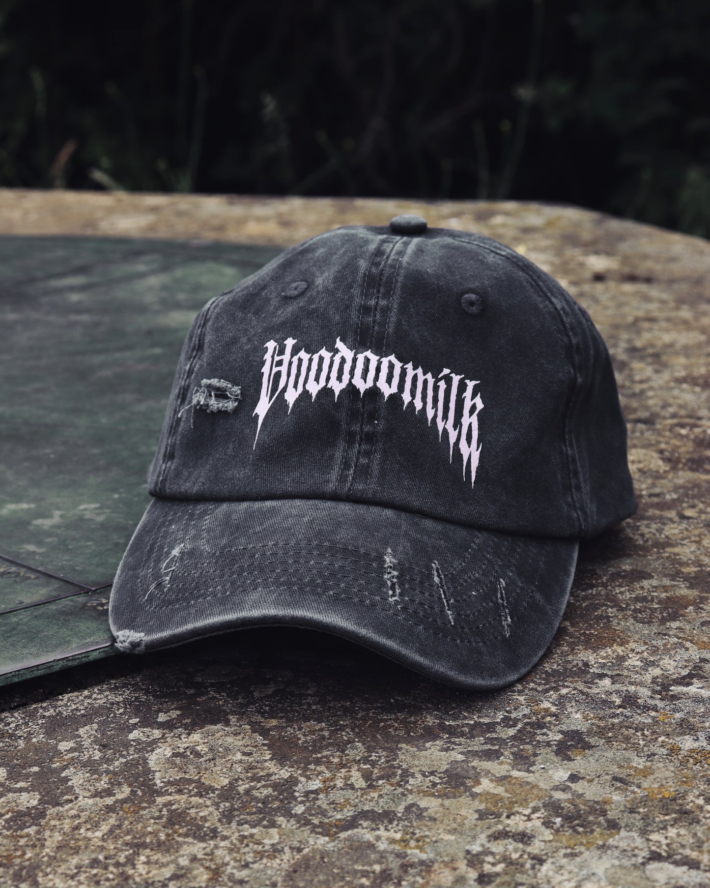 DISTRESSED - Cap (Washed Black & Baby Pink)